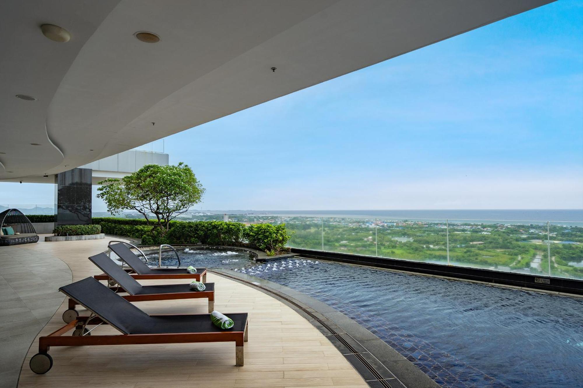 Holiday Inn & Suites Rayong City Centre By Ihg Εξωτερικό φωτογραφία