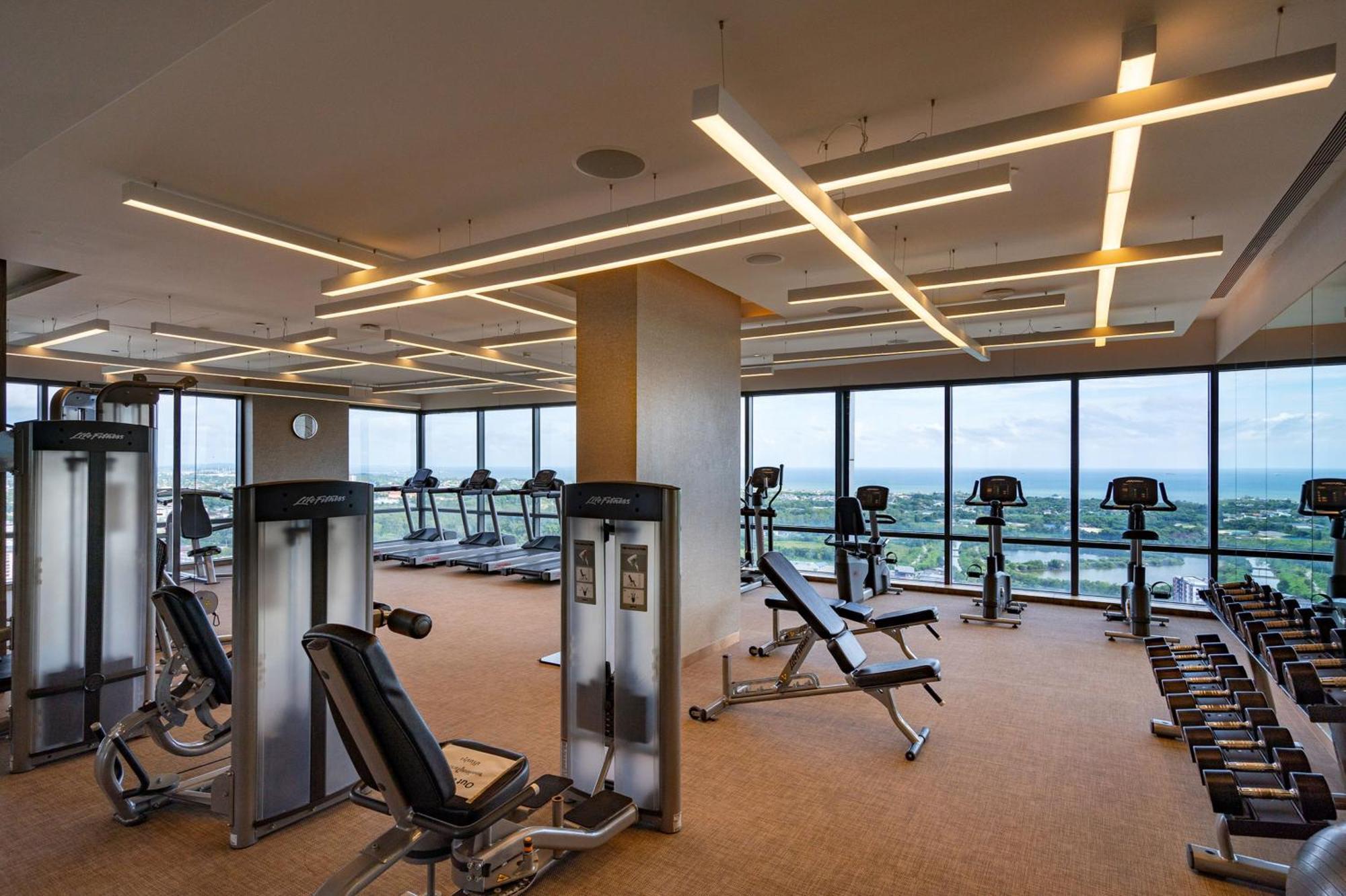Holiday Inn & Suites Rayong City Centre By Ihg Εξωτερικό φωτογραφία