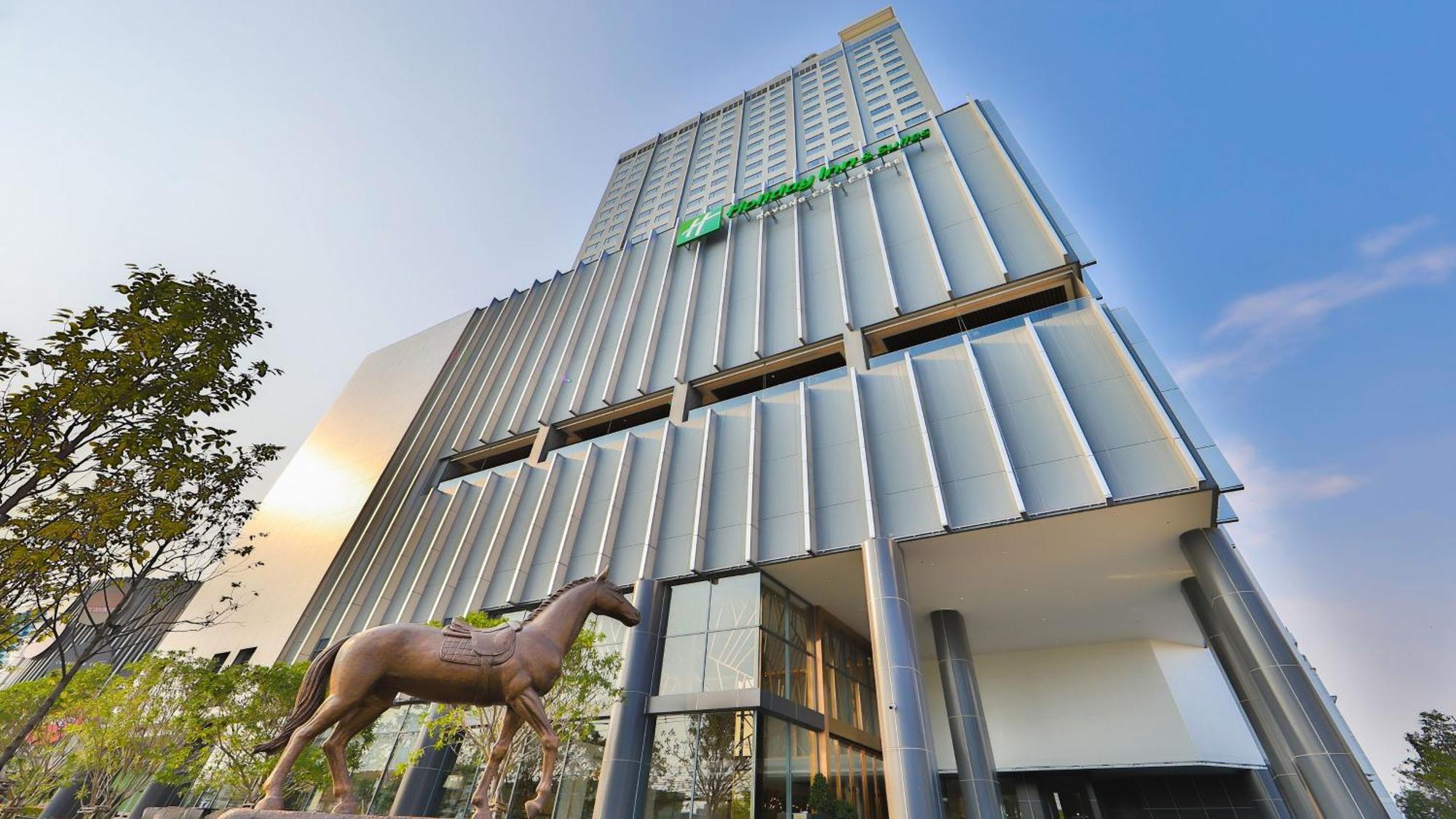Holiday Inn & Suites Rayong City Centre By Ihg Εξωτερικό φωτογραφία